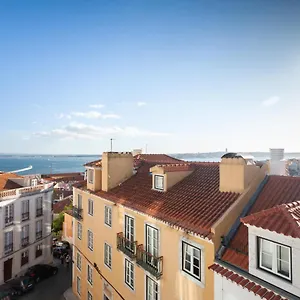 Alfama Charming With Amazing River View And Terrace , Lisbon Portugal